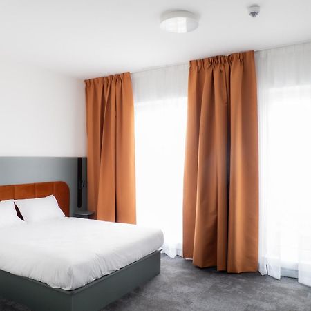לז'נו B&B Hotel Leszno מראה חיצוני תמונה
