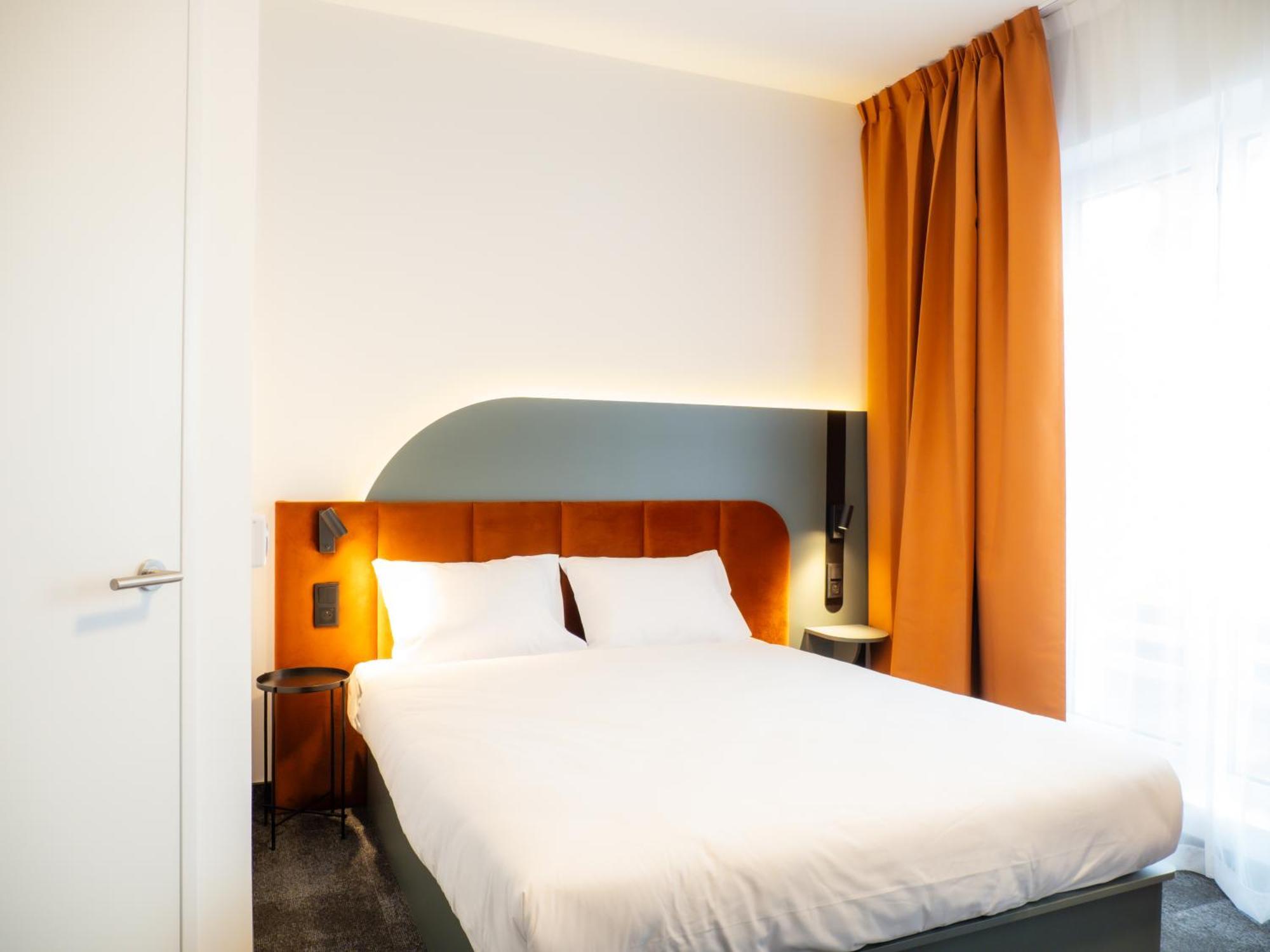 לז'נו B&B Hotel Leszno מראה חיצוני תמונה